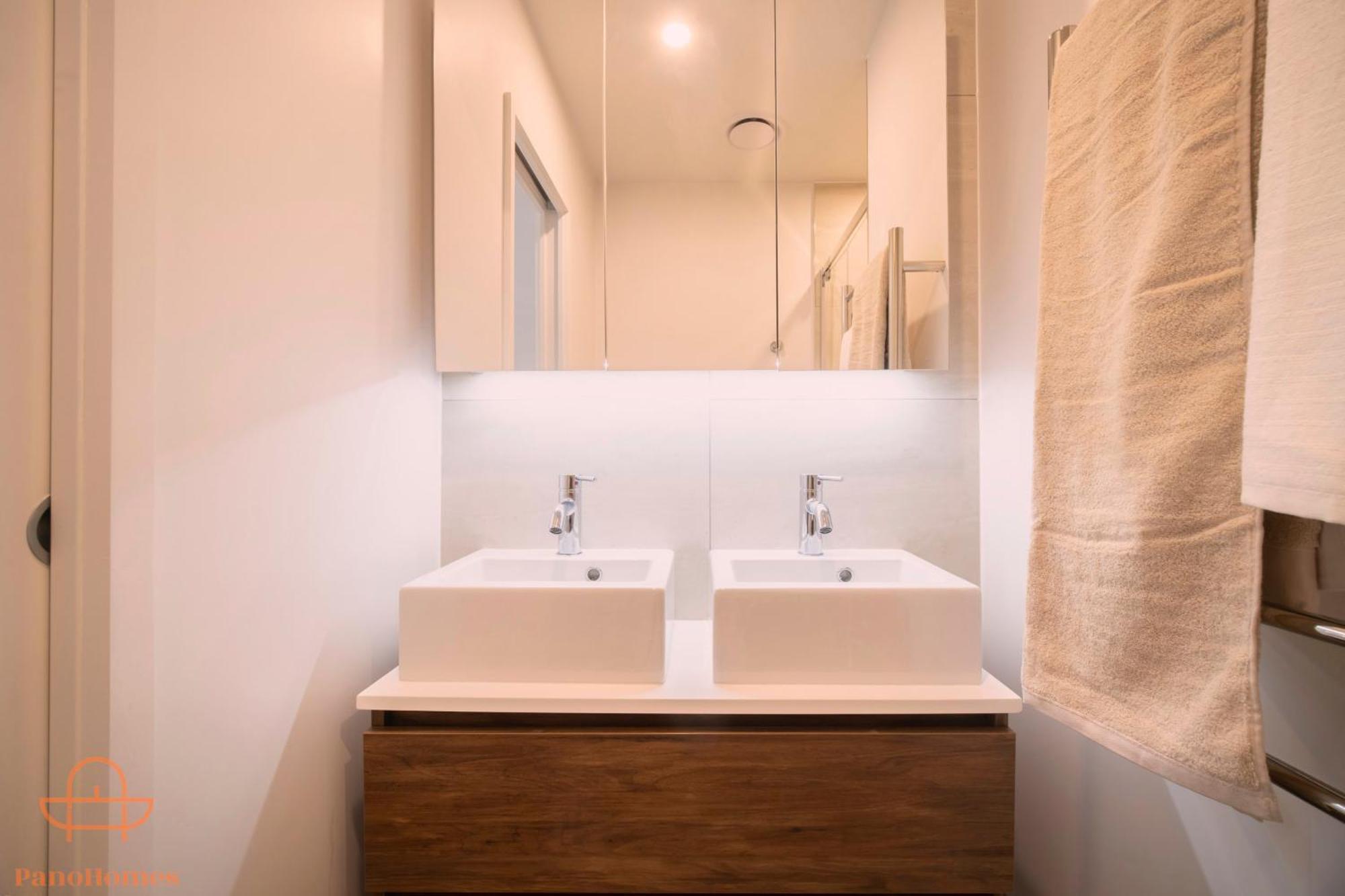 Modern Townhouse Close To City With Full Kitchen - Ellerslie Auckland Ngoại thất bức ảnh
